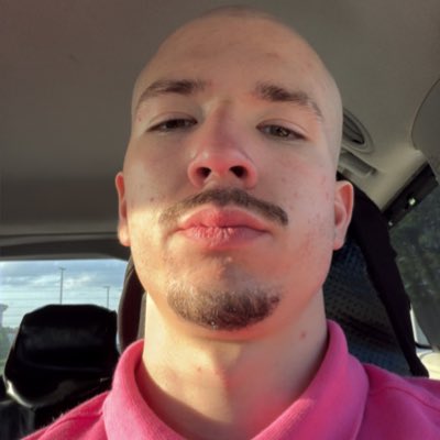 18+ | #1 male live cam model tweet media