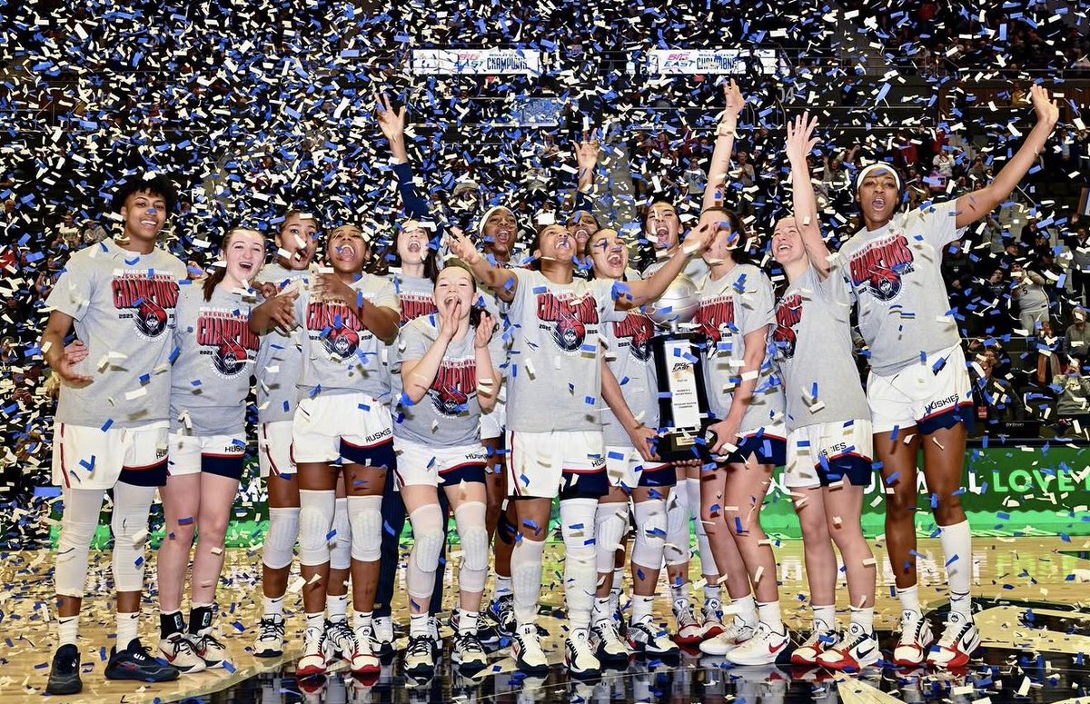 alyssa loves azzi🩷 tweet media