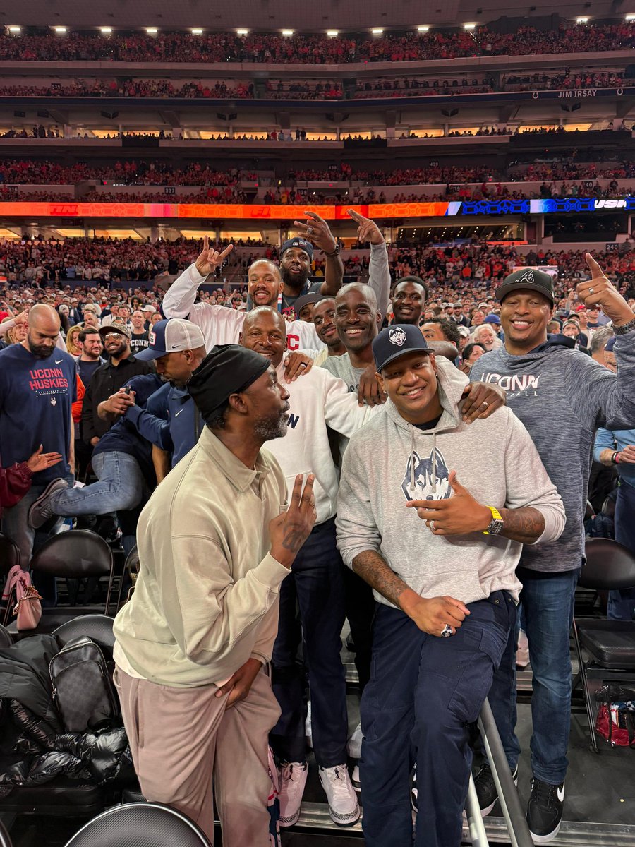 Charlie Villanueva tweet media