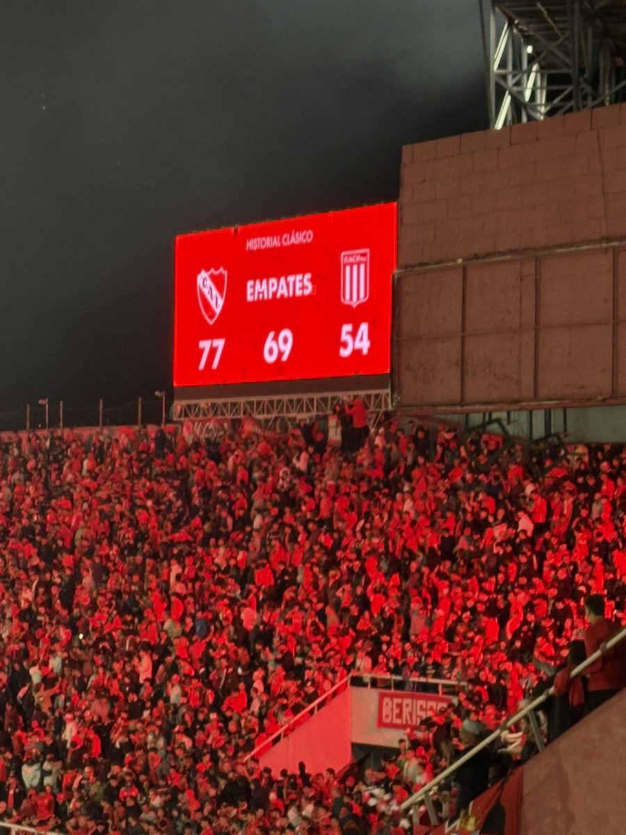 retamar03's tweet photo. Cómo vas a estar tercero en un historial de 2 https://t.co/12Tgle2hlE