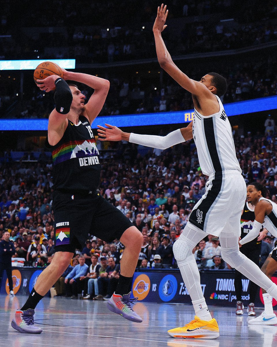 NBA's tweet photo. WHAT A SHOT 🃏📸 https://t.co/Kh1i7qxnjr