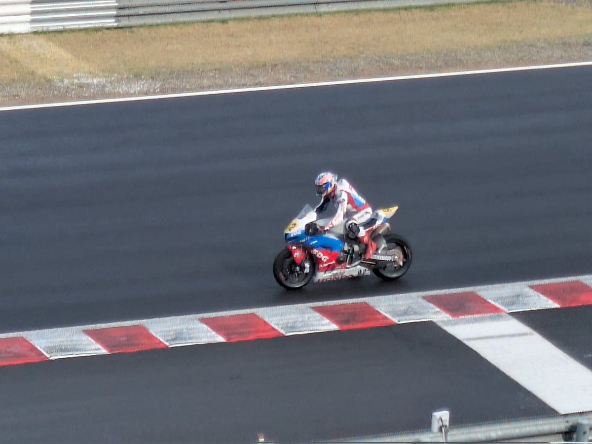 みとみー tweet media