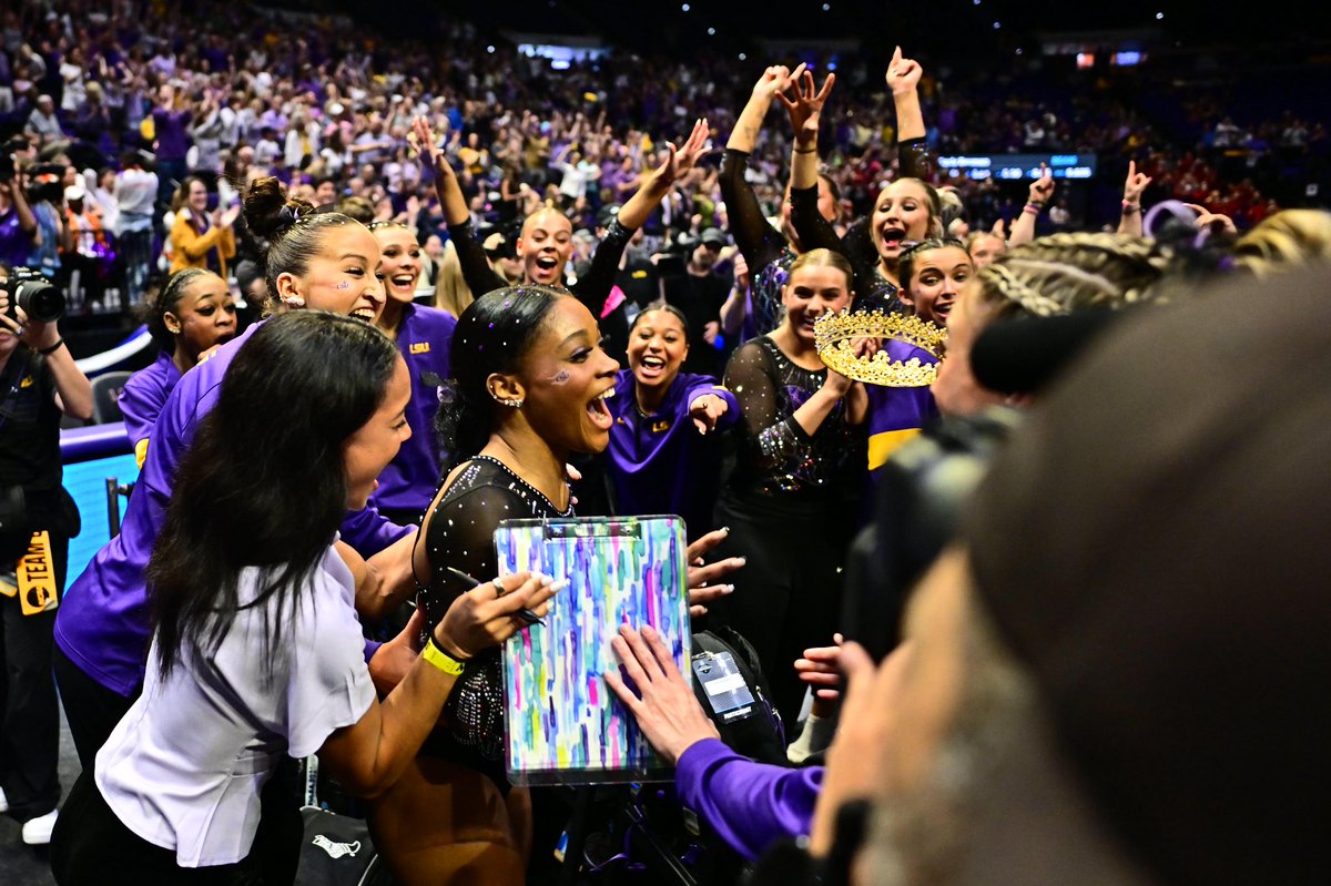 LSUgym's tweet photo. WHAT AN ENDING https://t.co/8lnYdFY9xJ