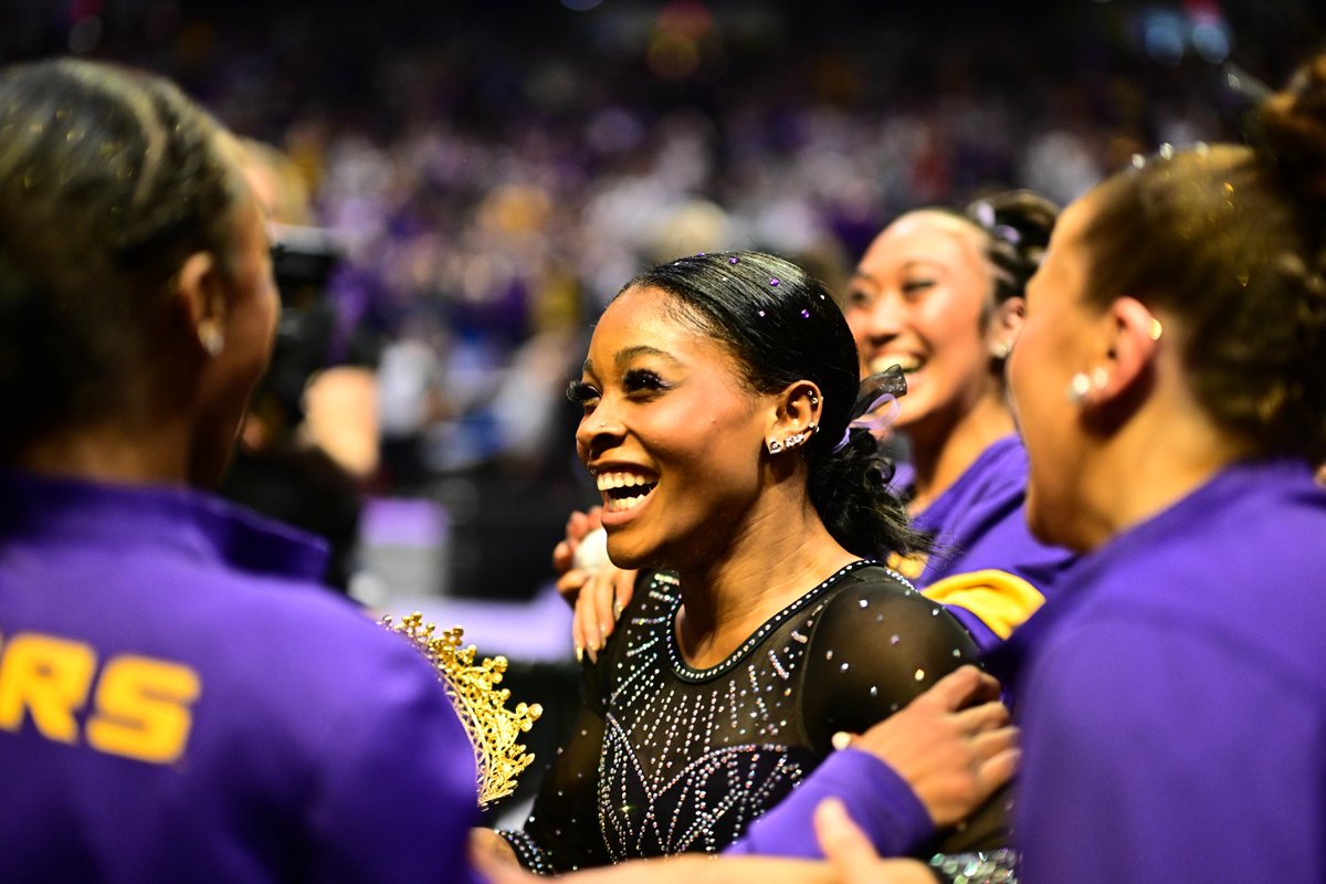 LSUgym's tweet photo. WHAT AN ENDING https://t.co/8lnYdFY9xJ
