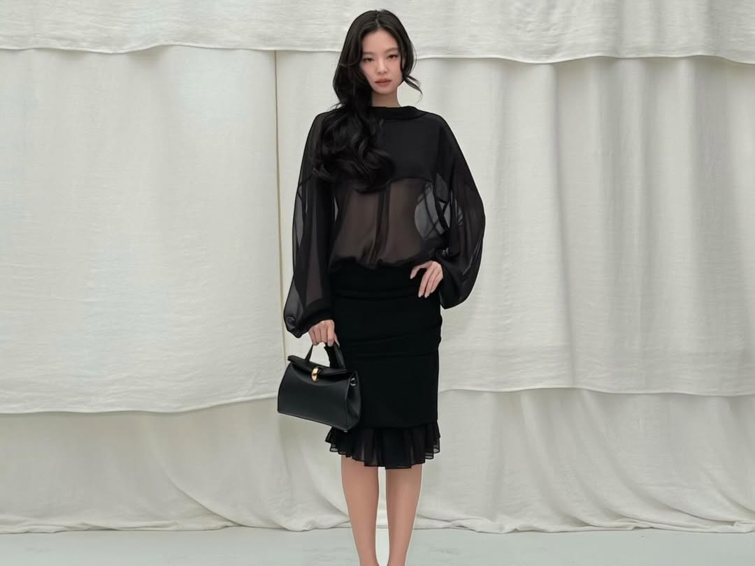 Complex Style tweet media