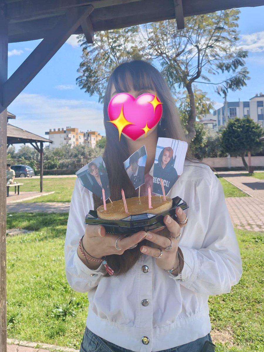 weird asf evan𖹭.ᐟ | ENHYPEN IS 7 tweet media