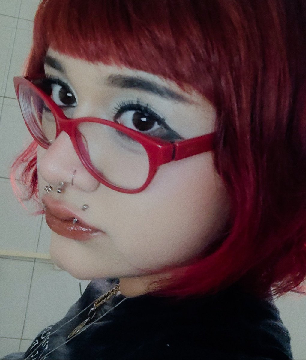 ⛤. pazzo 🎱 VIU O MCR!!! tweet media