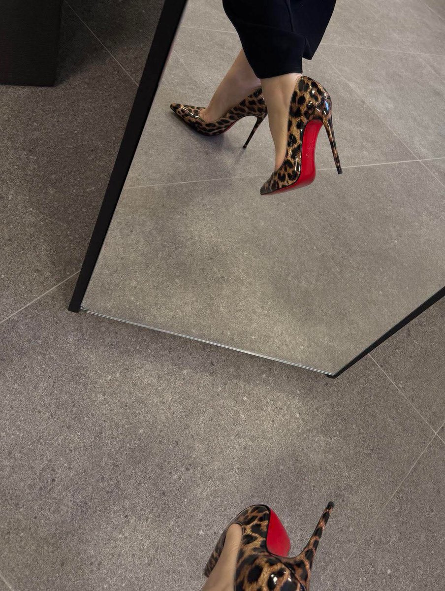 Redsole Addicted tweet media