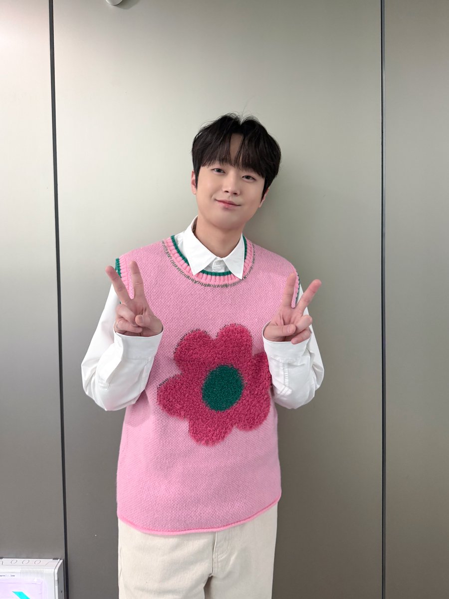 📸 찬또그래퍼 📸

🌸찬또 꽃이 피었습니다🌸

<서프라이즈 미스터리 살롱>에서
꽃미모 구경하러🥰

오늘도 오전 10시 40분!
MBC로 찾아와주세요🤩

#이찬원 #LeeChanWon
#서프라이즈미스터리살롱
#티엔엔터테인먼트