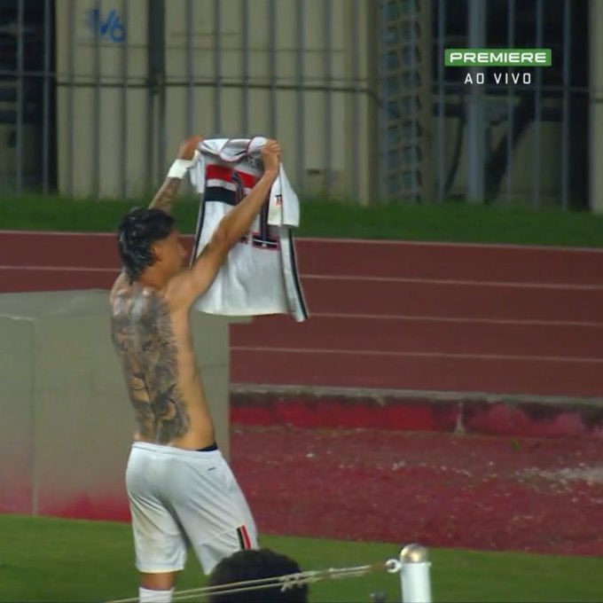 Dona Lúcia tweet media