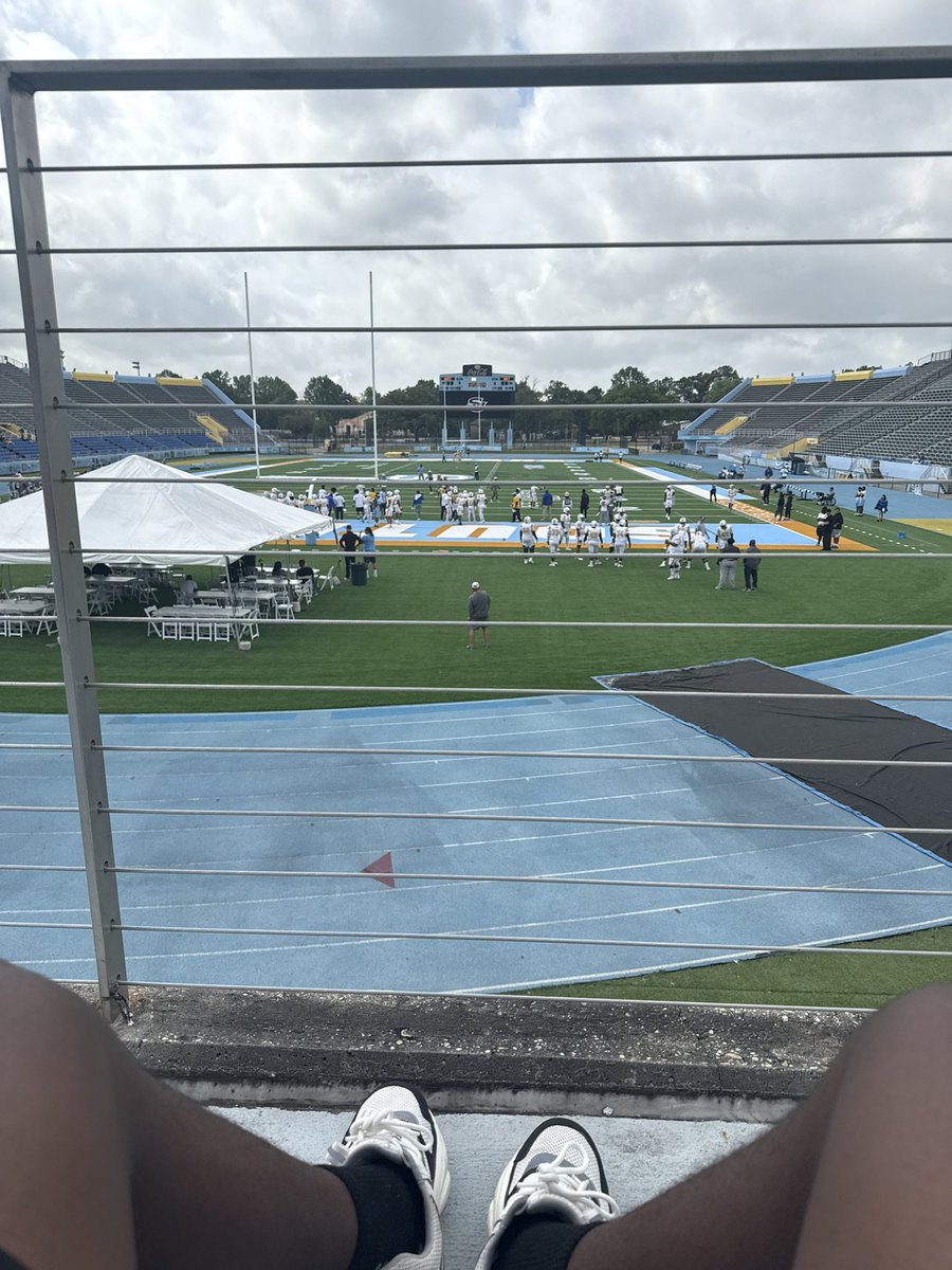 Thank You <a href="/BMilesSU/">Ben Miles</a> for the invite! I enjoyed the spring game and had an amazing conversation with <a href="/coachcov8/">Coach Cov</a>! 
<a href="/Recruit4SU/">SU Recruiting Spotlight</a> <a href="/RecruitLouisian/">Recruit Louisiana™️</a> <a href="/CentralRecruit_/">Recruit Central High School Football</a> <a href="/marshallfaulk/">Marshall Faulk</a> <a href="/recruittheboot/">MT</a>