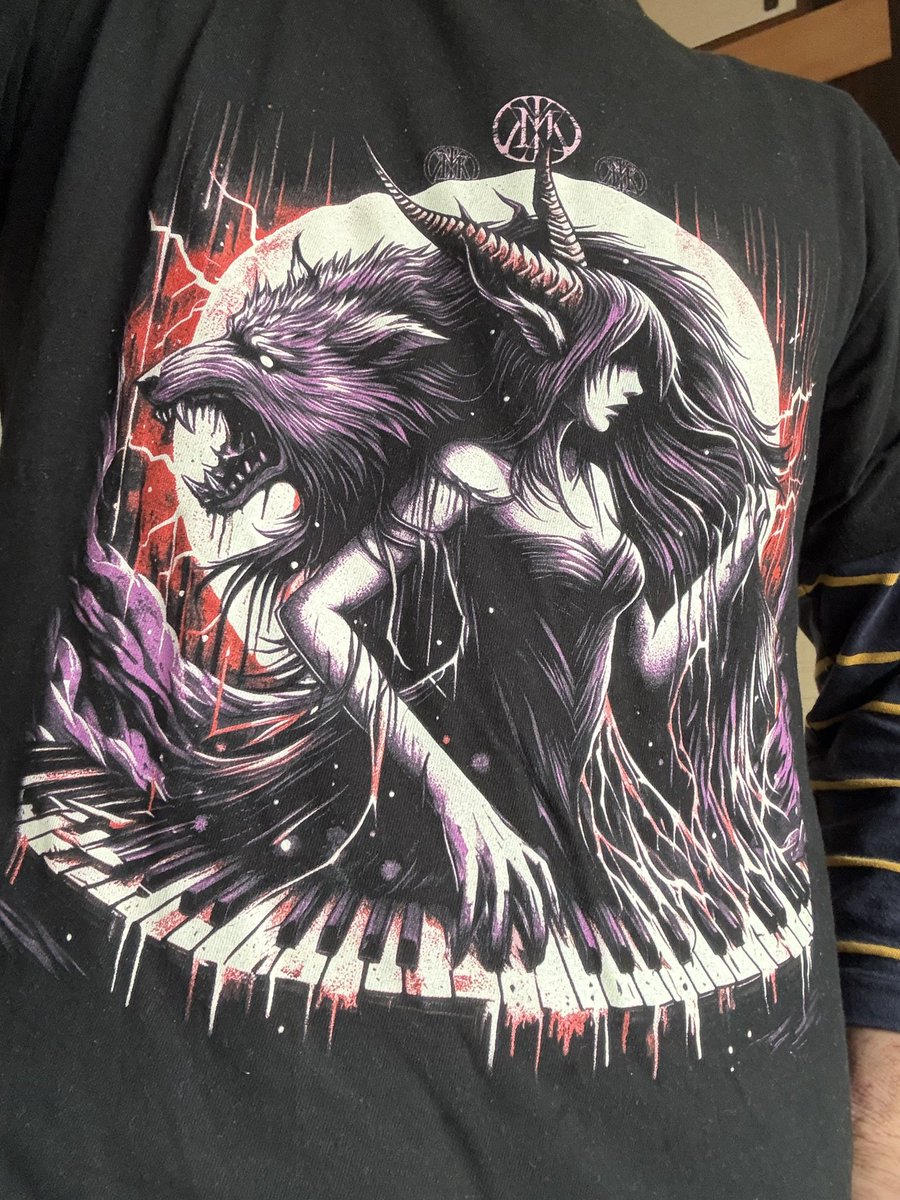 Hamachan_1968's tweet image. 4/5はLOVEBITESのMiyakoさんの誕生日🎂であり、
🎹 MIYAKO BLOOMING NOTES 2026 🎹
横浜公演の日というダブルでめでたい日なのでこれ着て仕事頑張っていきます💪🏼

本日、ピアノリサイタルに参加される皆様、楽しんで来てくださいね🎹😊

#LOVEBITES #Miyako #Piano