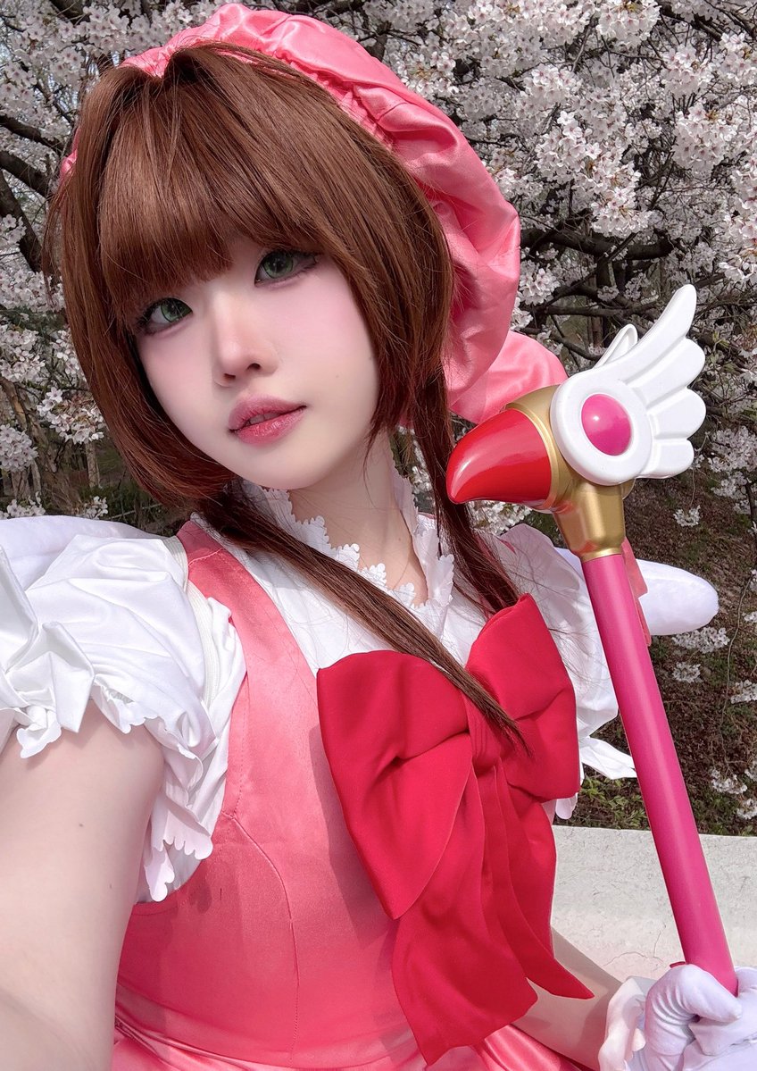 츠키つき tweet media