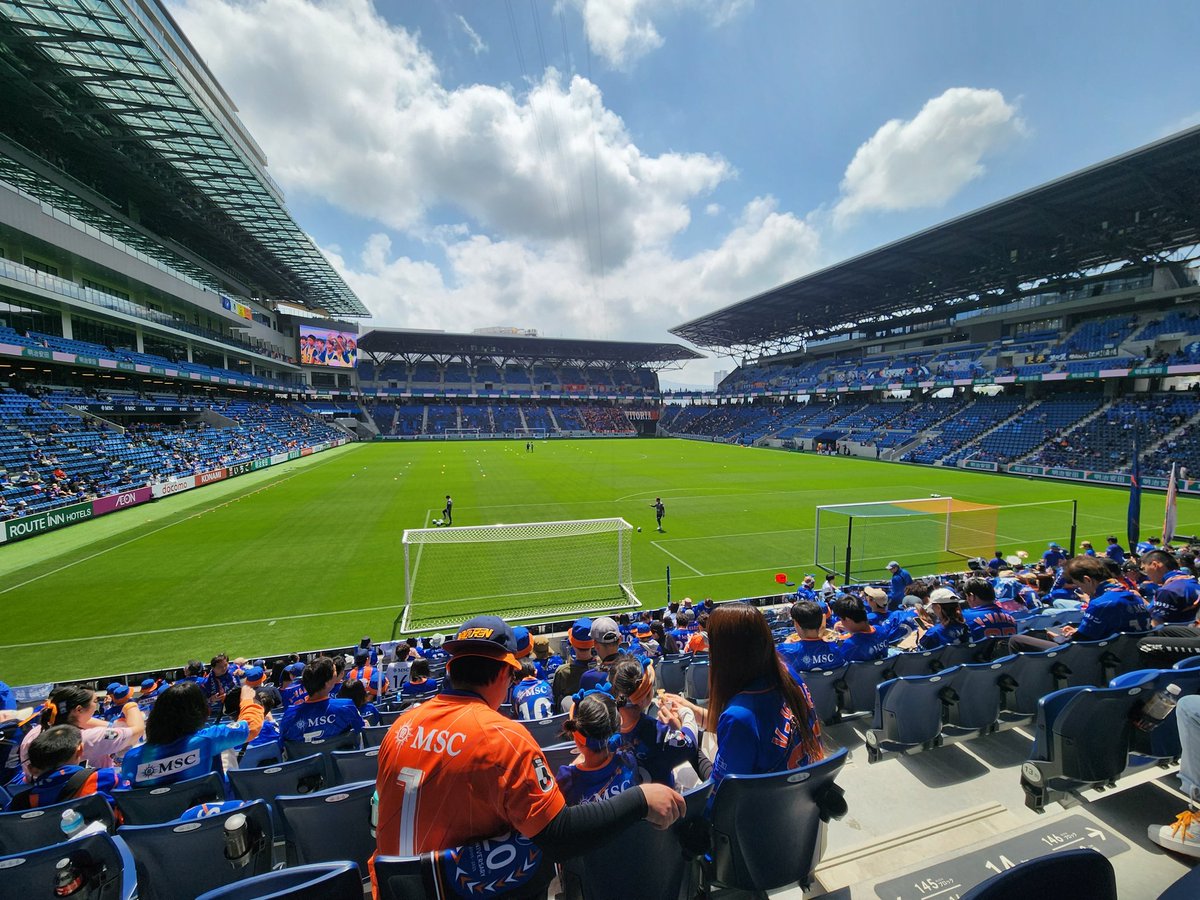 ヴァル tweet media