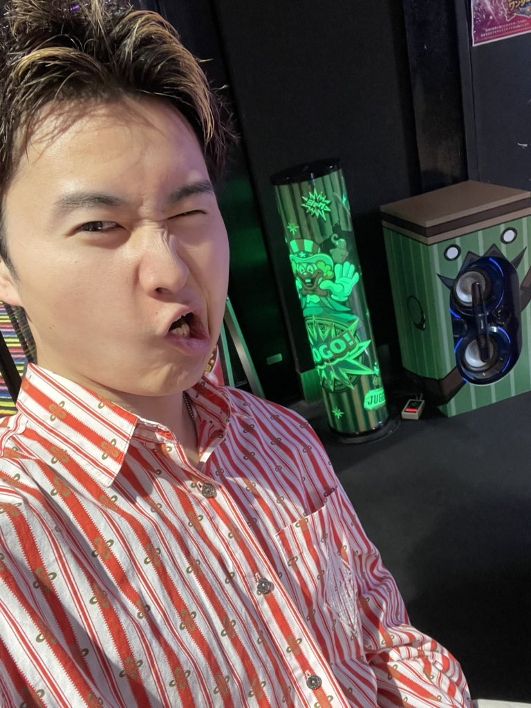 キングマック tweet media