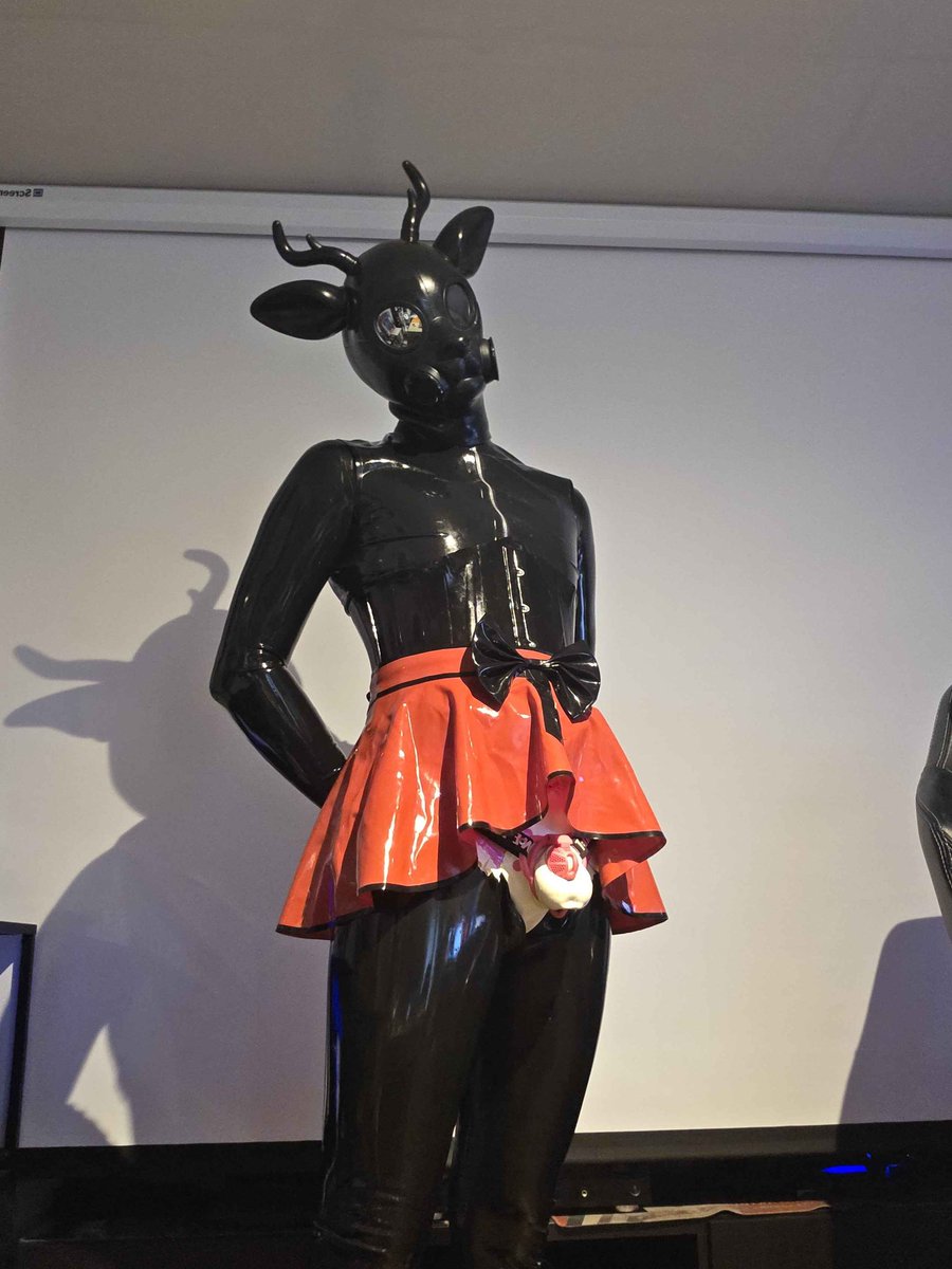 MichiruToga's tweet photo. @ArkadyStranger Yay, another animal gimp ❤️ https://t.co/L42dFWXx3K