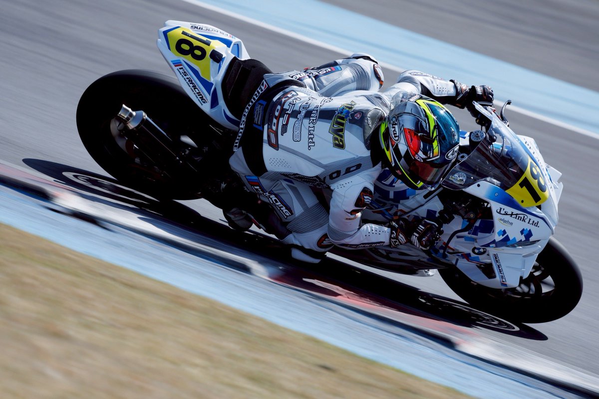 I's RACING tweet media