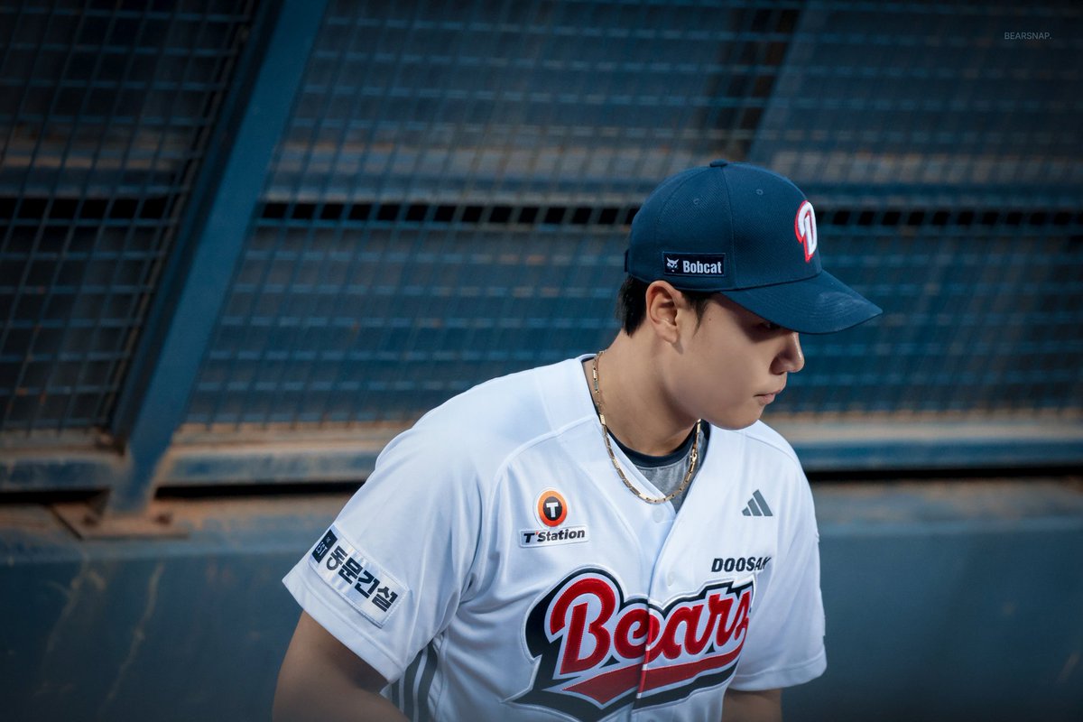 bearsnap_'s tweet photo. 260403 두산 vs 한화전 🍀
#두산베어스 #양재훈 https://t.co/LidUxY6FFY