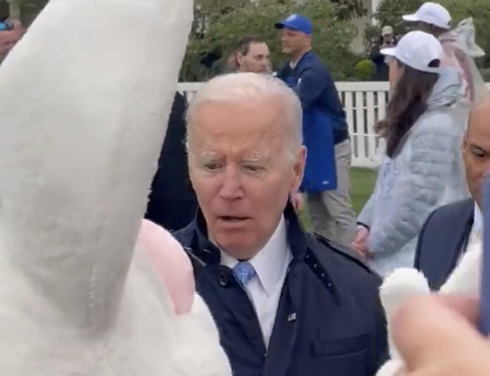 hammerandnigel's tweet image. #Biden being frightened after seeing his arch enemy is still one of our favorite pics of all-time. #EasterBunny