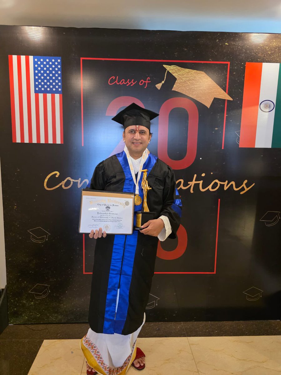 PushtiparivarUk's tweet image. @ShriYadunathji @PushtiShangar 
@pushtisaaj @ChowkidarIndia7 
@hfbritain 
@ShreenathjiNtd #doctorate #socialcare #university #yadunathjimahodayshree #congratulations from PushtiparivarUk