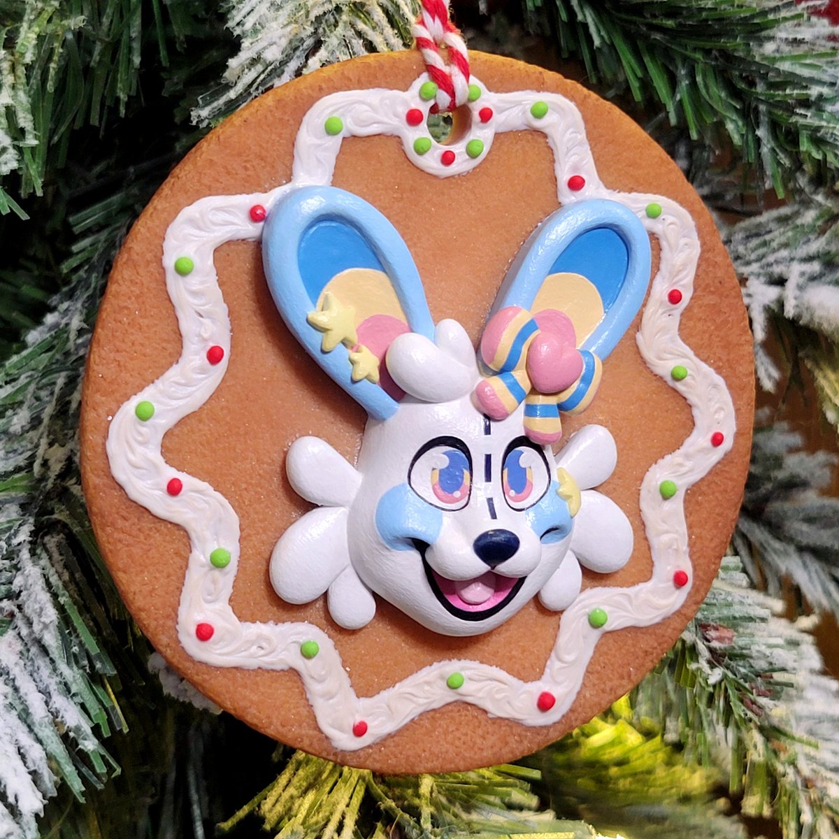 Darkstar_2016's tweet photo. Holiday cookie ornament for @PomPomPoffin !!
Thank you so much for commissioning me! 💖

Rts greatly appreciated, stay tuned for more!
#Furry #furryart #handmade #sculptures https://t.co/AyiTXDCxur