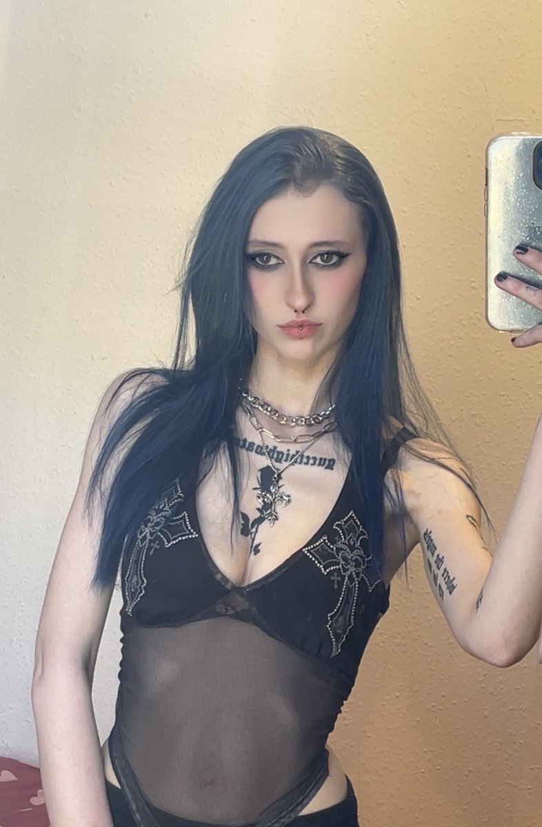 𝖈𝖍𝖑𝖔𝖊 ݁ᛪ༙ tweet media