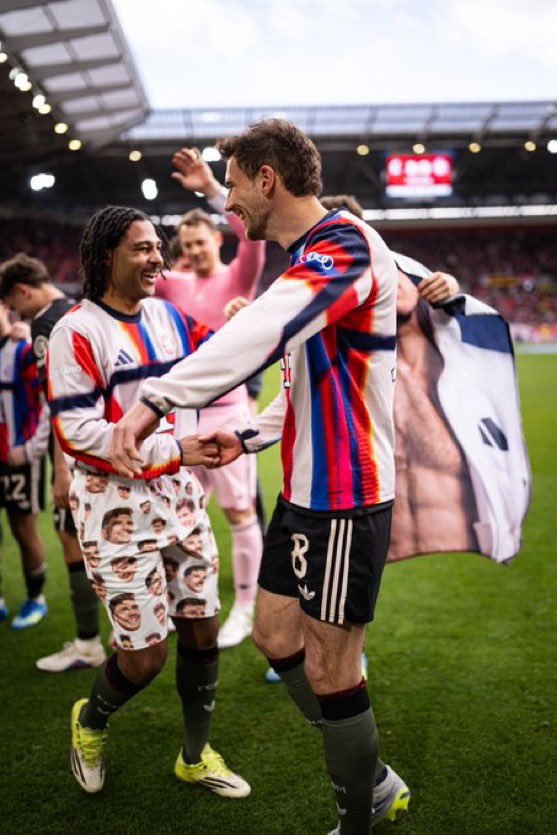 Sarana Tentang Bayern tweet media