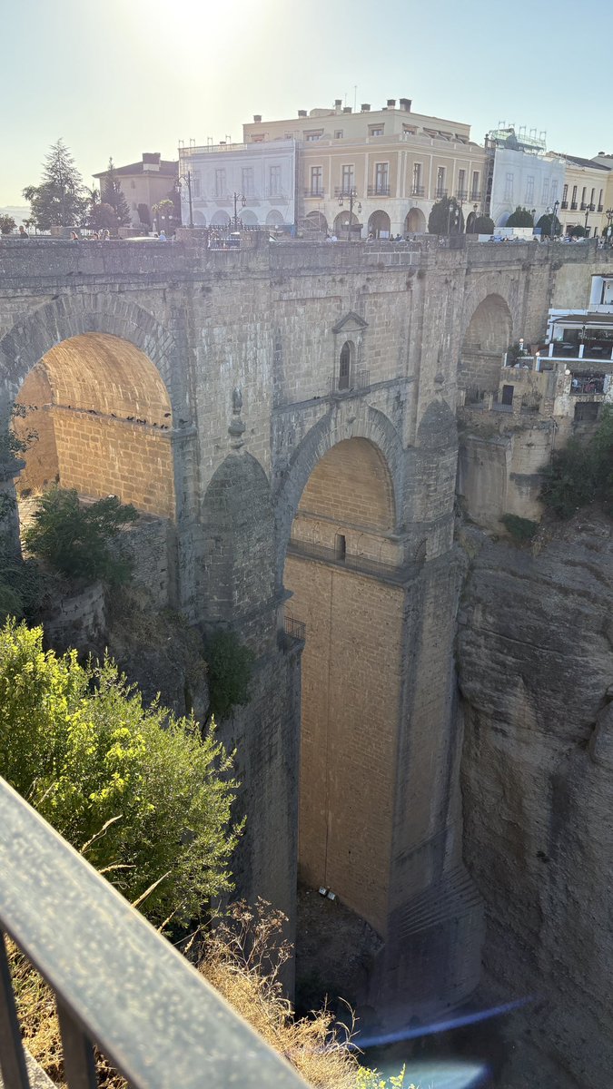 viky_rr's tweet photo. @aestheticsguyy Ronda España! https://t.co/eAFXC8jsFC
