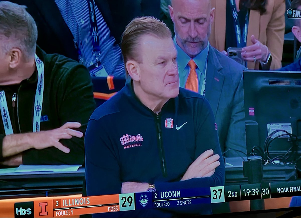 mikiyoaoki's tweet photo. 🤔 

@CoachUnderwood #final4 #marchmadness #mfinalfour #nedstark #got #ILLvsUCONN https://t.co/TuWkH3KTIi