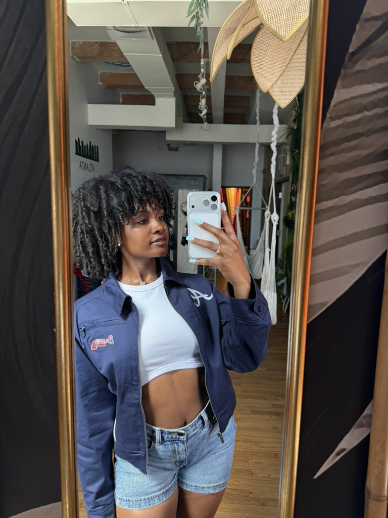 kaealex_'s tweet photo. happy 404 day 🍑 https://t.co/5mIUG257UX