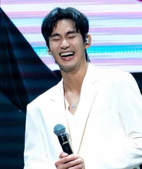 monday_thursday tweet media