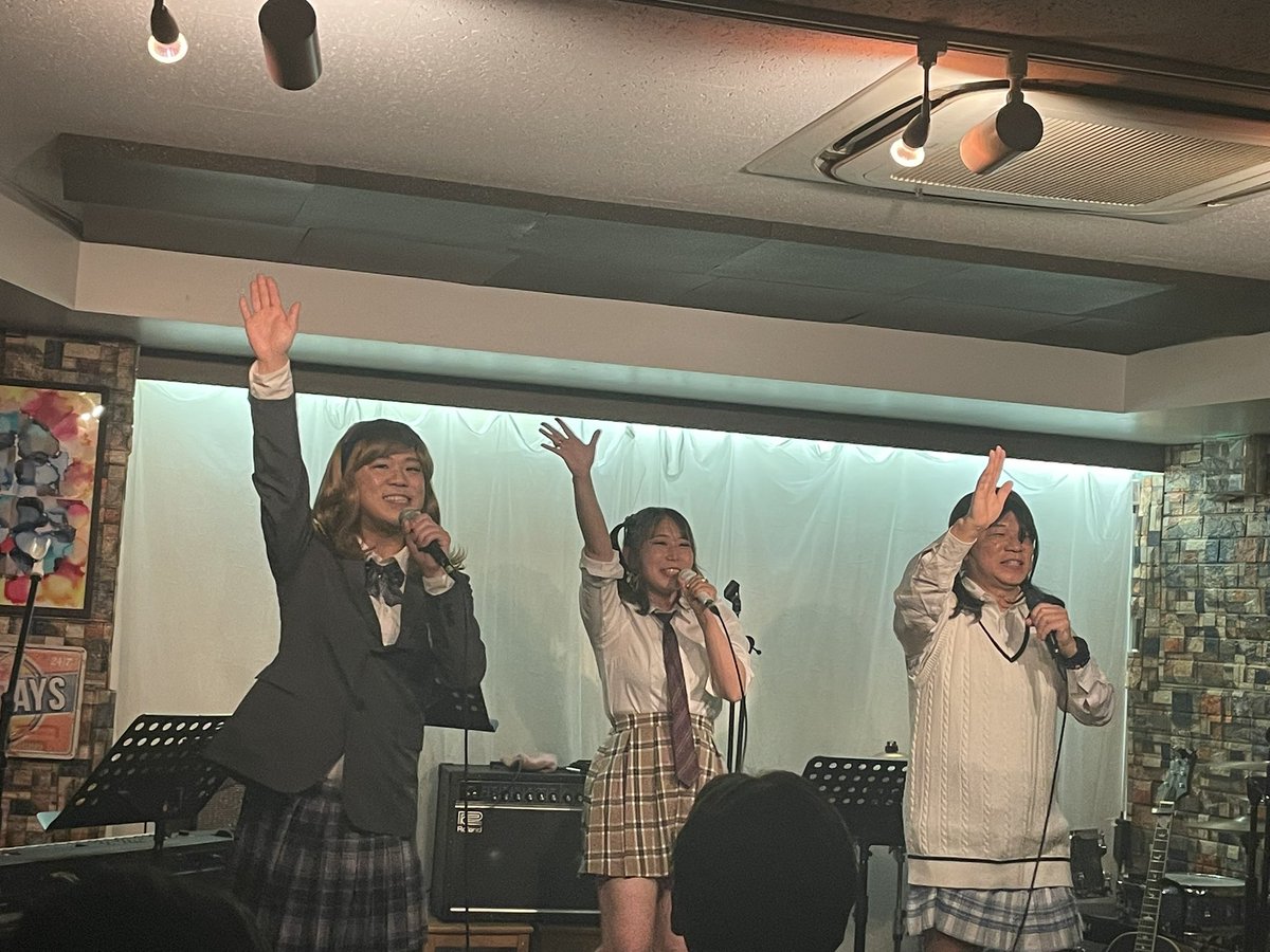 よこやん tweet media