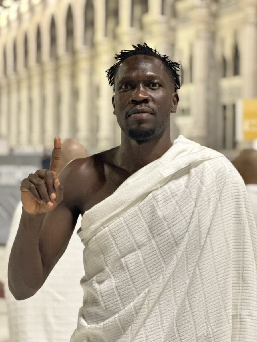 RashidToha12's tweet photo. Kaaba- centre of faith, heart of the world ❤️🤲🏾 https://t.co/4O2VCr10y0