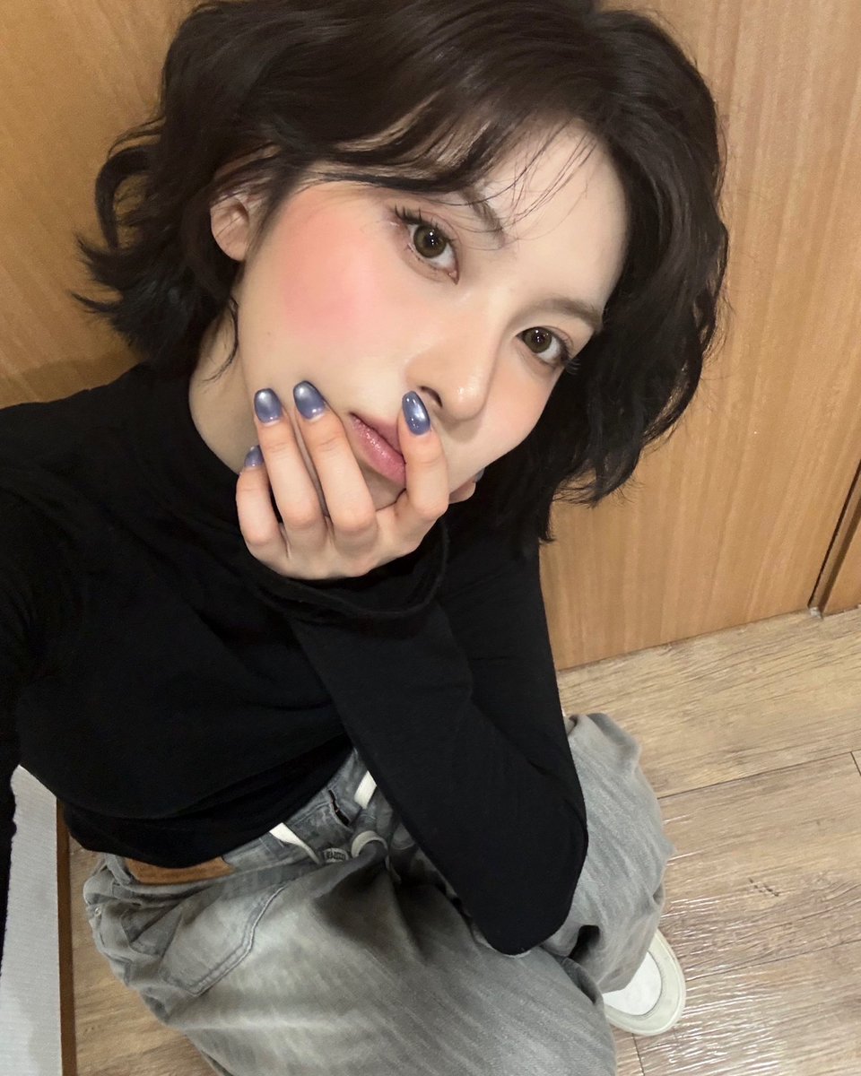 hourly nmixx tweet media