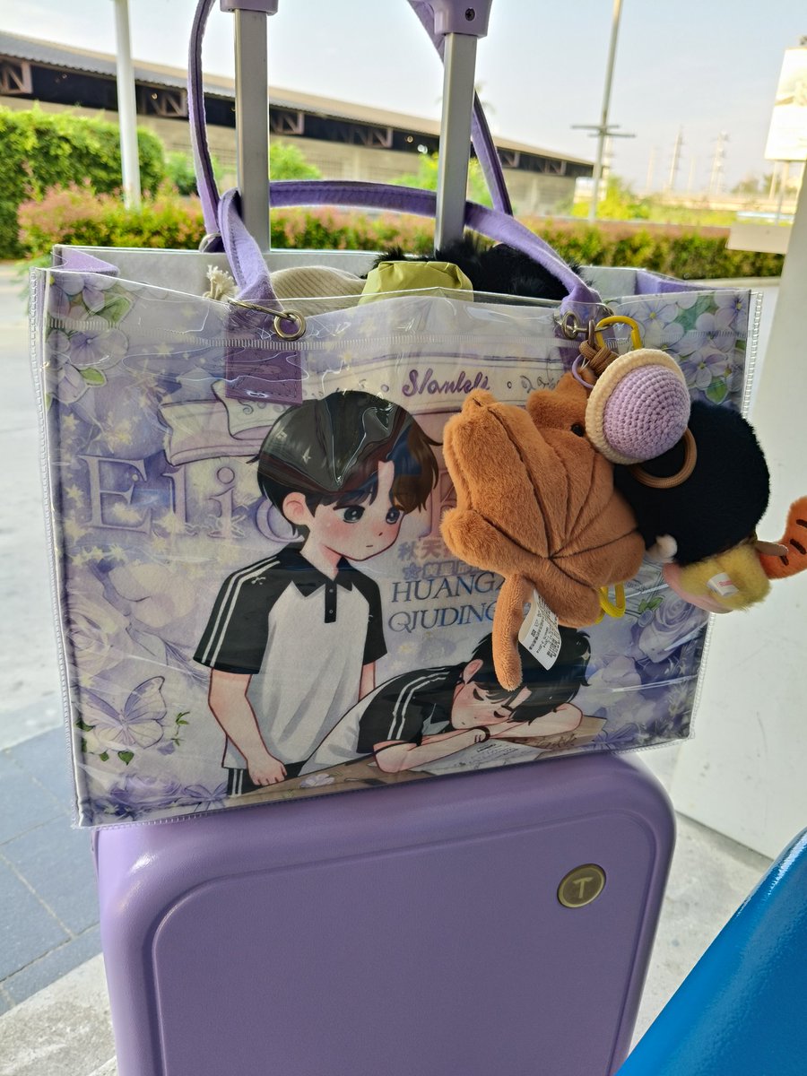 sathinee tweet media