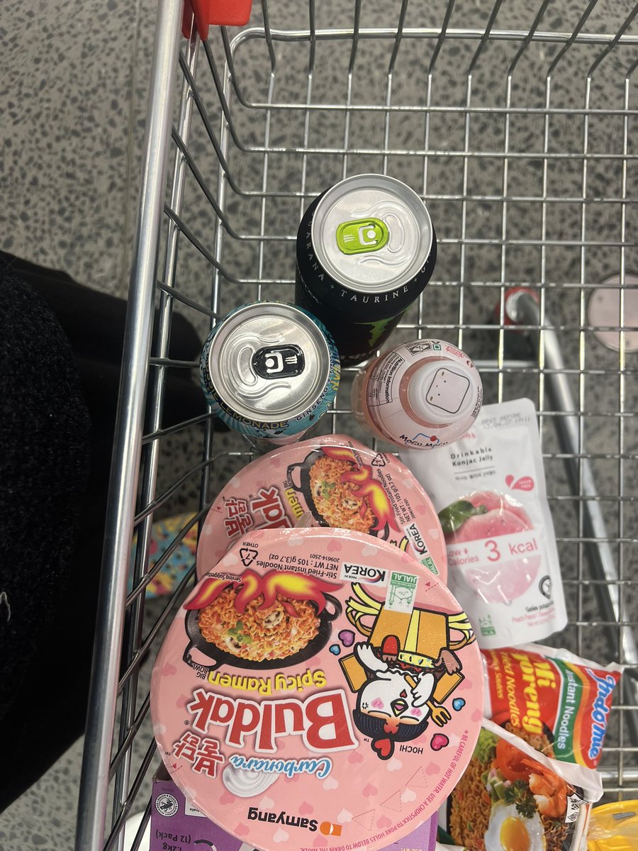 aobaukesho's tweet photo. #shopping #impoor https://t.co/Z7VdNQbxkI