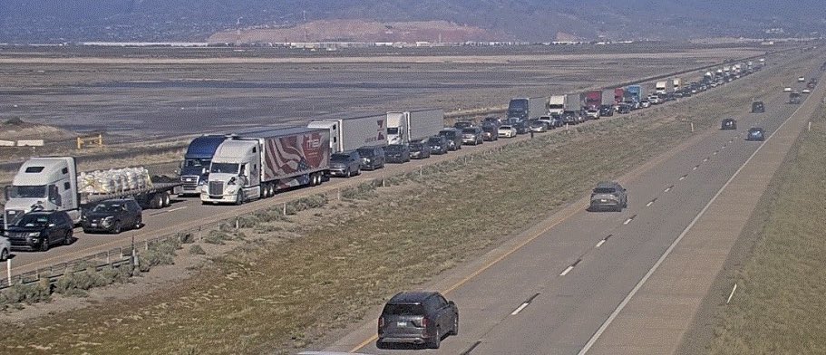 SLCScanner's tweet image. ⚠️ #TrafficAlert⚠️ Due to the semi trailer fire at MM-105 I-80 WB #UHP has just #CLOSED I-80 at 7200 W. All traffic heading WB to #Tooele #Wendover #Nevada area must exit. If you head south on 7200 W, you’ll run into U-201 go WB and connect back to I-80 past the #closure.