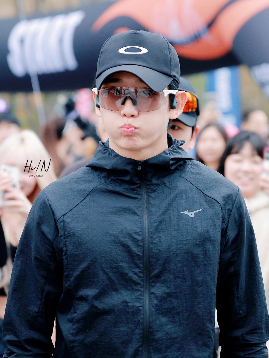 Hiin0401's tweet photo. (HQ) 260405 더레이스서울21K
끝까지 홧팅!!!🏃🏻

#Junghaein #정해인 #チョンヘイン #丁海寅 https://t.co/o0RRwMMRmB