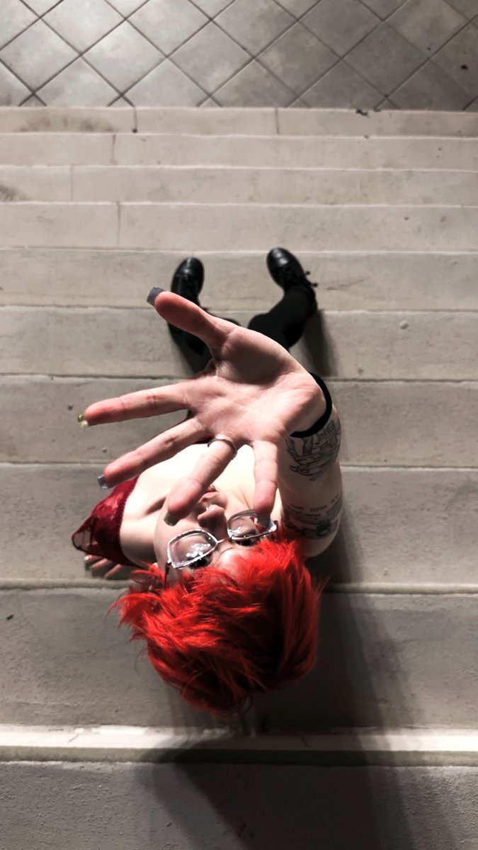Laced_in_decay's tweet image. So slay so cute so funni :33

#alt #vine #moots