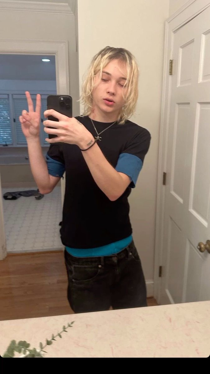 NotPlayero tweet media