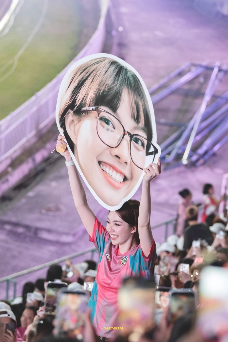 ᵍ ･。 tweet media