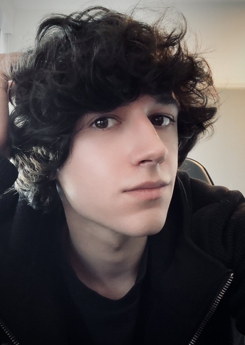 Kivvy Cat! tweet media