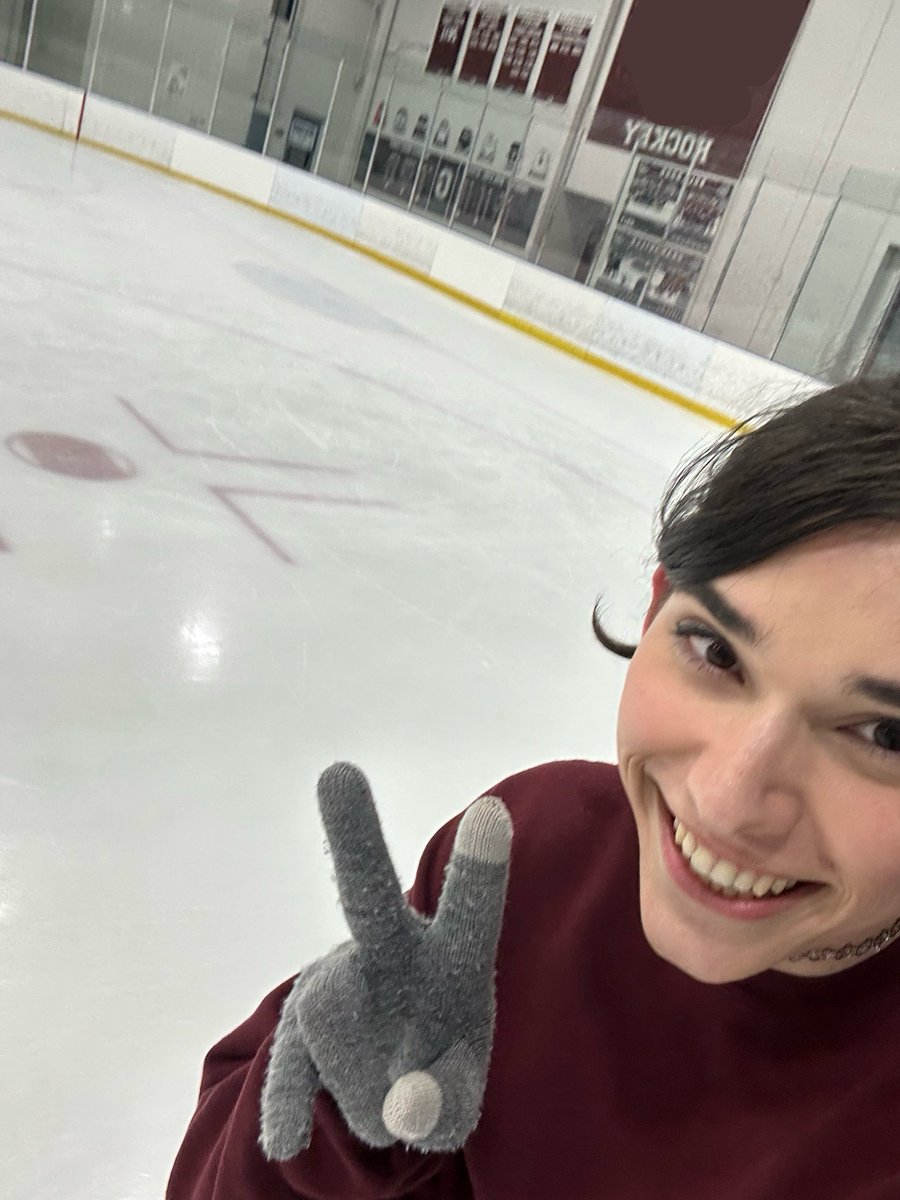 Julia 🏳️⚧️ tweet media