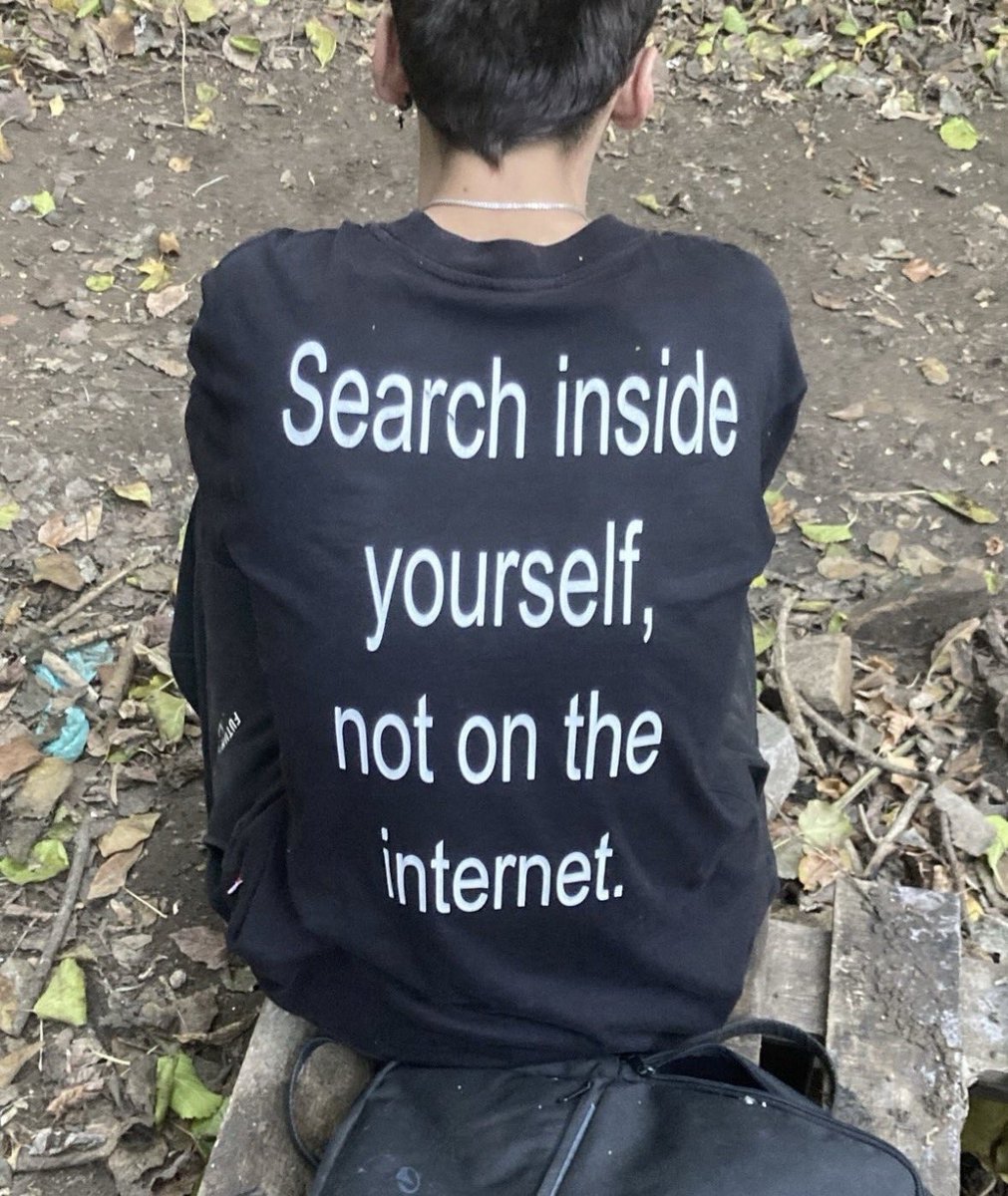 v4mp 𖤐 tweet media