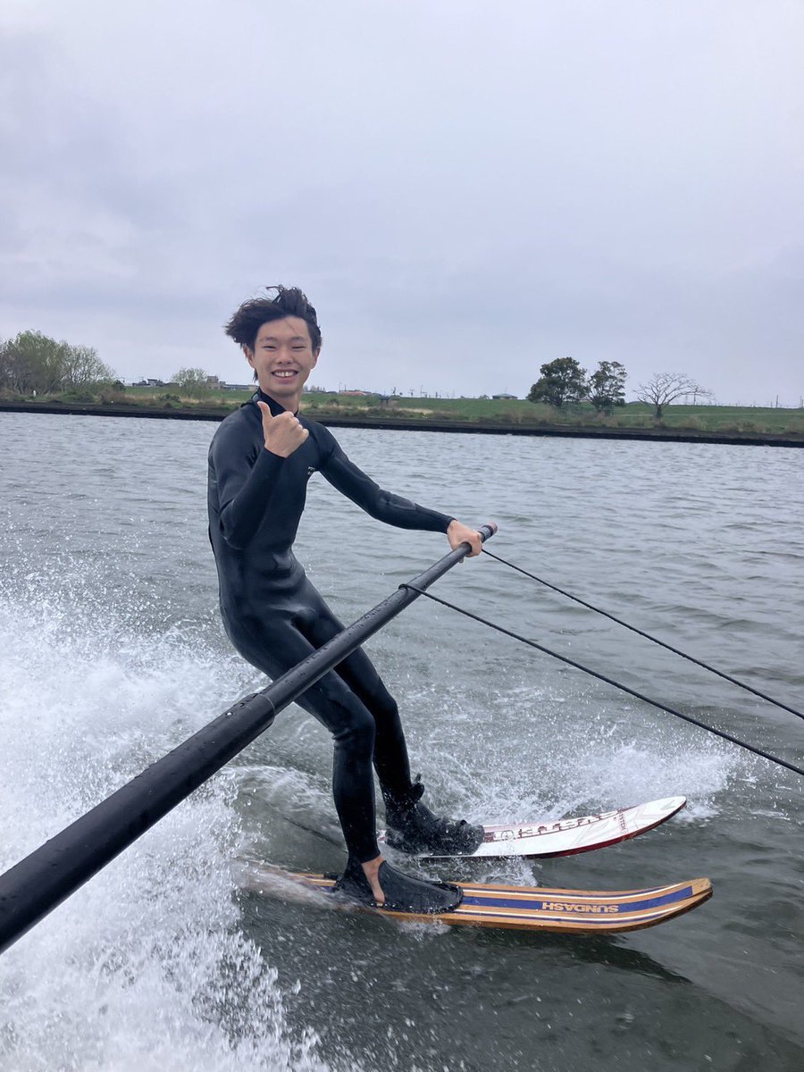 kwst_waterski's tweet photo. 📍過去の試乗会の様子🏄🏻
4月の毎週土日に試乗会を行っており、実際に板を履いて滑ることができる！
｢できるかな、、｣って不安なそこのあなた！
先輩方の手厚いサポートがあるから大丈夫！🍀
日曜はBBQをやる予定です！
水上を駆け抜ける経験、きっと忘れられなくなるよ😉
#春から國學院 #水上スキー https://t.co/c1tqhRNexc