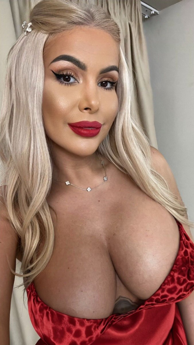 RealModelsOnline tweet media