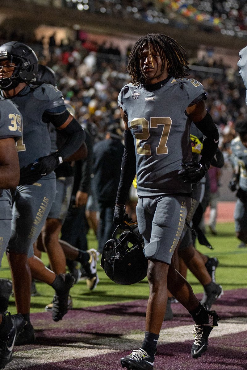 Malvin5Davis's tweet photo. Blessed to be recognized for academic leadership by both my high school and Dallas College for being nominated and inducted into the
National Honor Society and the National Society of Leadership and Success.

#StudentAthlete #NHS #NSLS @dallascollegetx @SOCGoldenBearFB https://t.co/kVwSTZW5qR