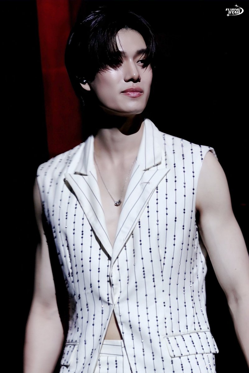 Flying_Star tweet media