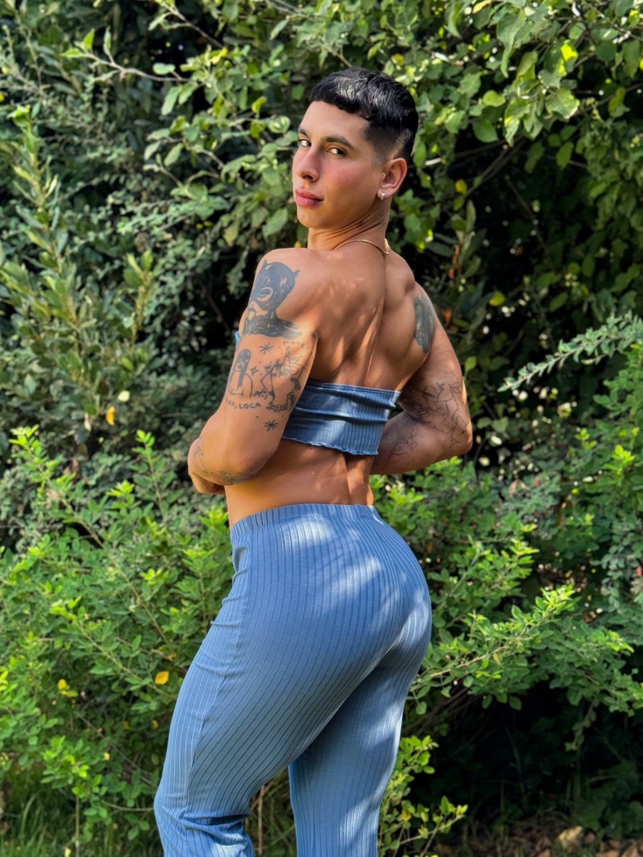 Emi Vela tweet media