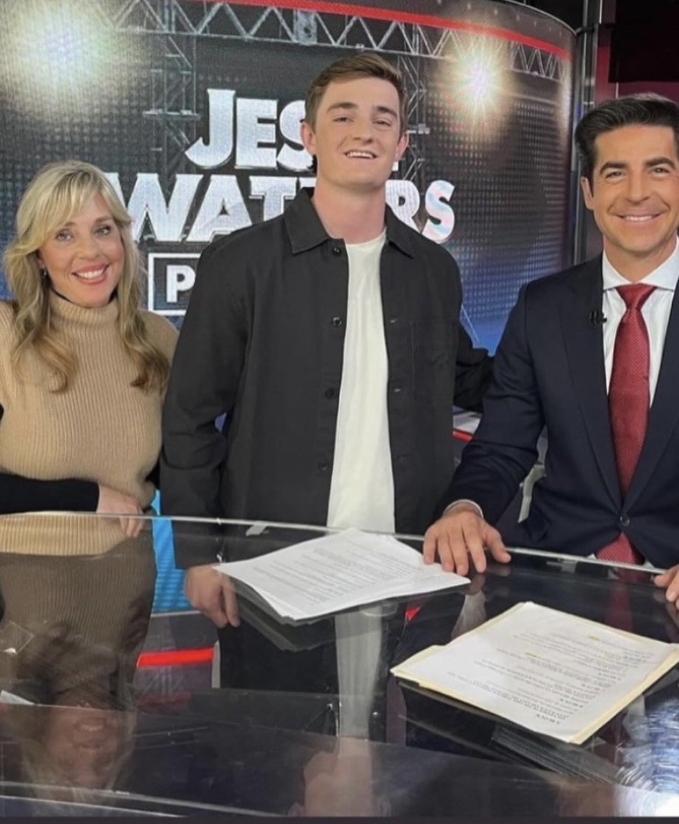 Brookerteejones tweet media